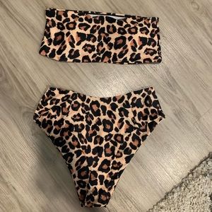 Leopard print bandeau bikini 🐆